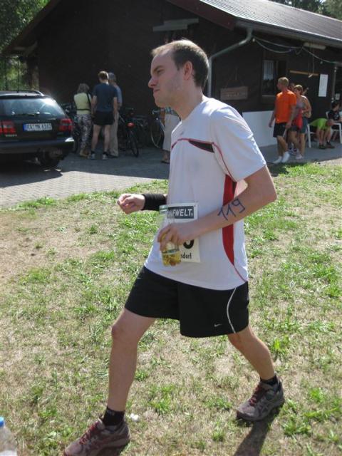 Benny beim Dehnen