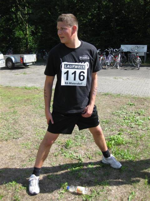 Fabian beim Dehnen