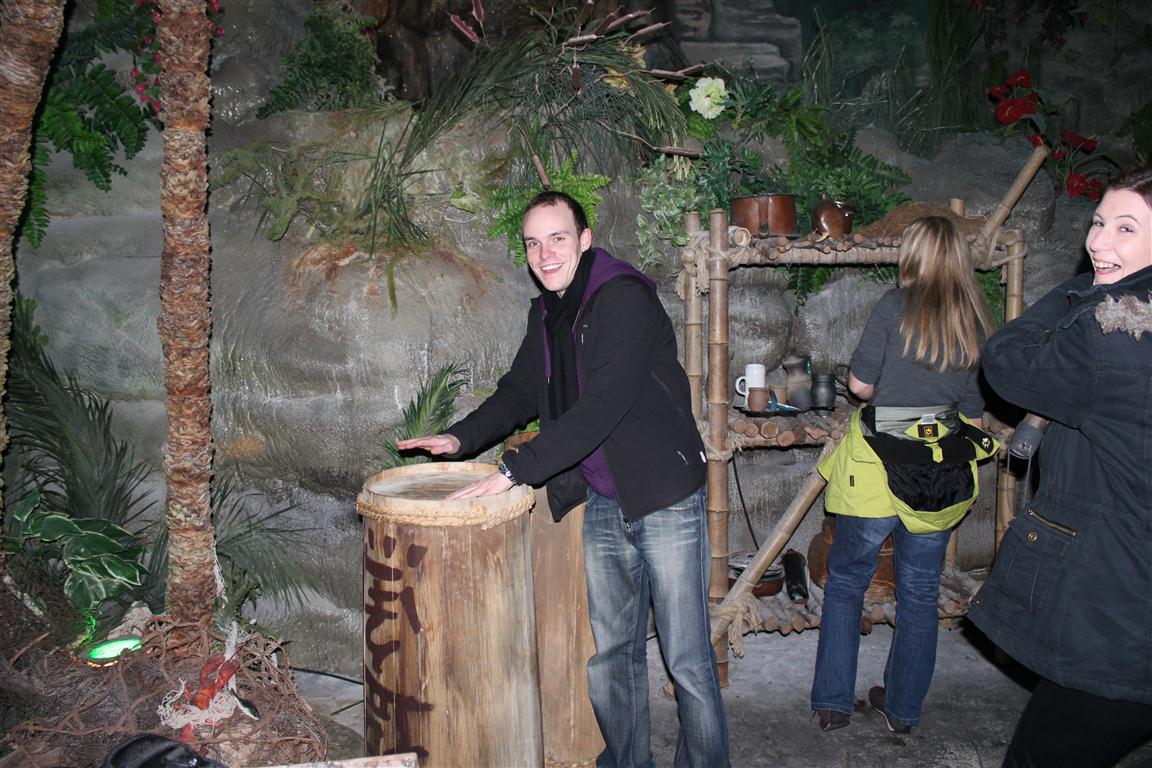 World of Living - Jungel - Benny drummt